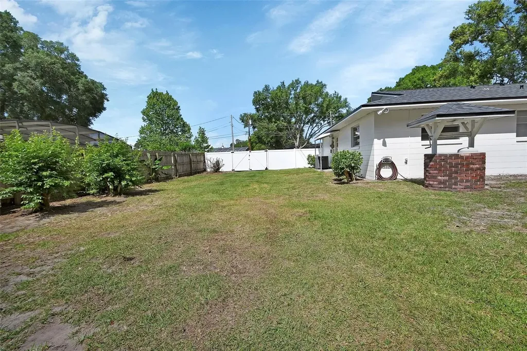1939 Wallace Court Deland FL 32720