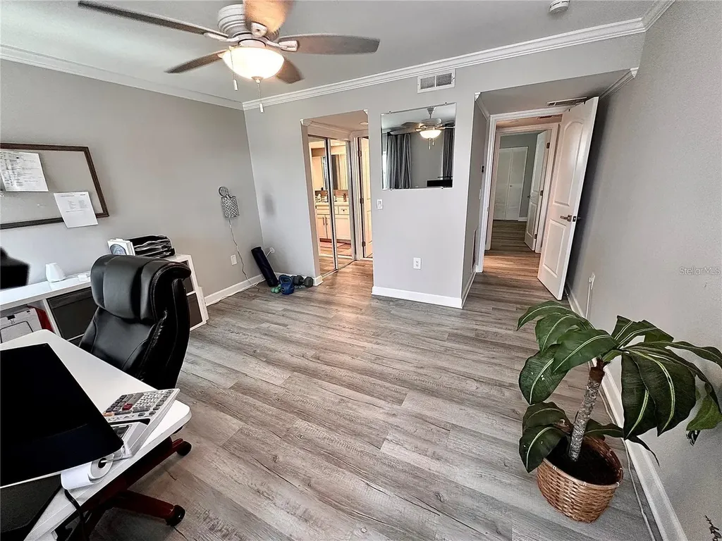 4908 38th Way S St Petersburg FL 33711