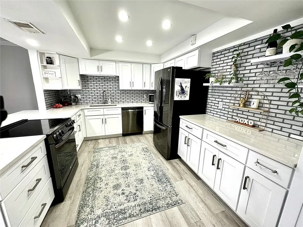4908 38th Way S St Petersburg FL 33711