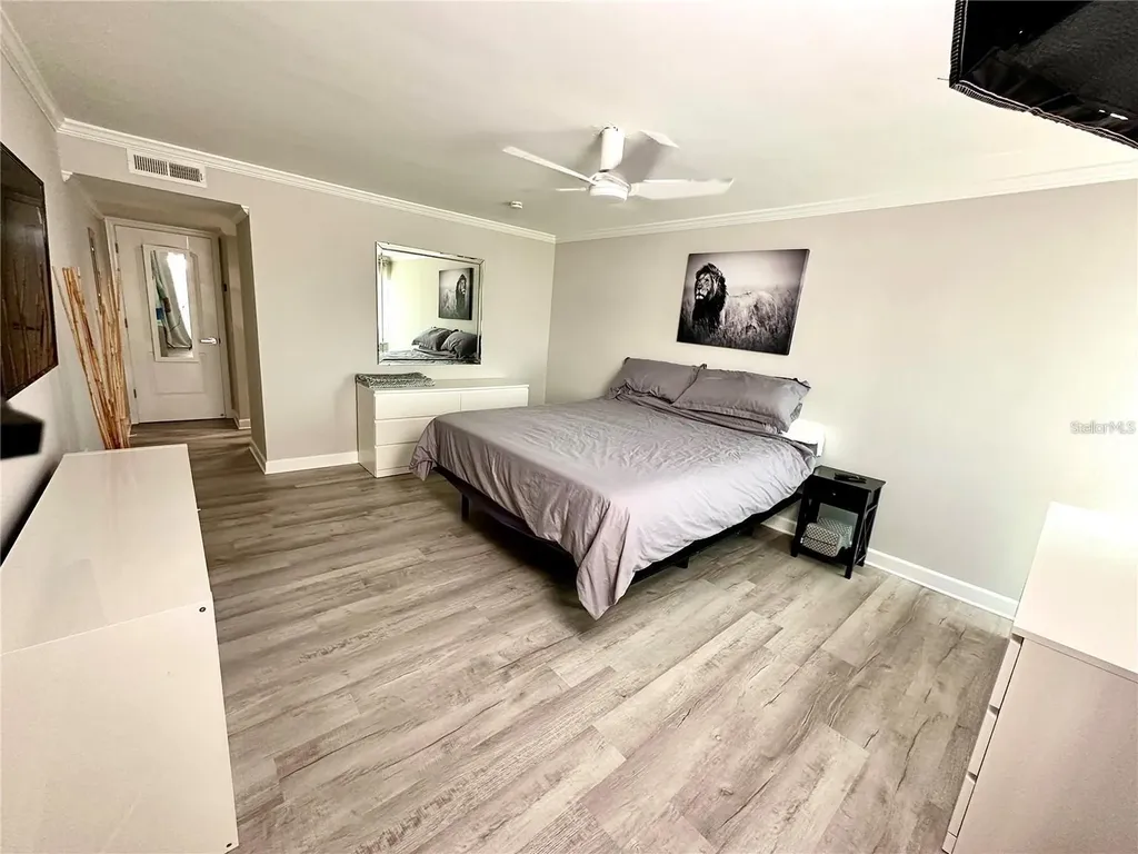 4908 38th Way S St Petersburg FL 33711