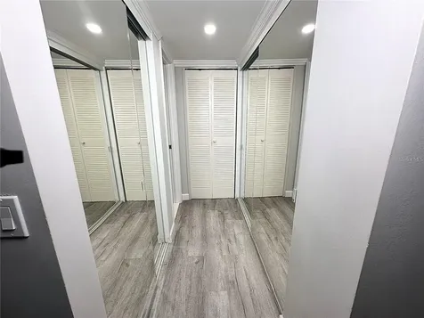 4908 38th Way S St Petersburg FL 33711