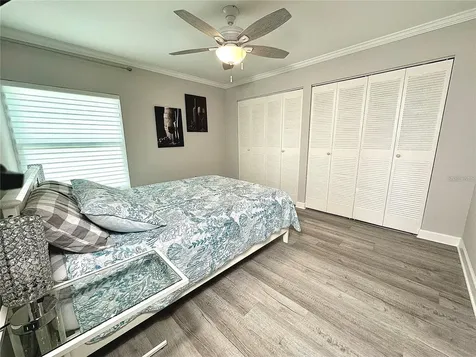 4908 38th Way S St Petersburg FL 33711