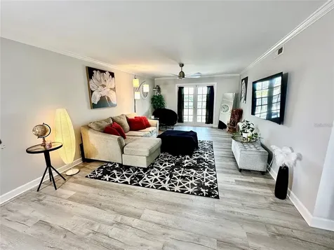 4908 38th Way S St Petersburg FL 33711
