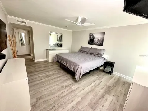 4908 38th Way S St Petersburg FL 33711