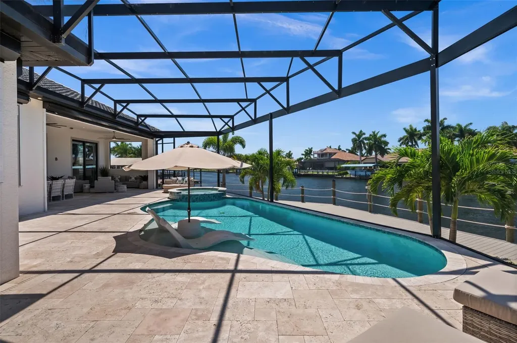 5201 Skylark Court Cape Coral FL 33904