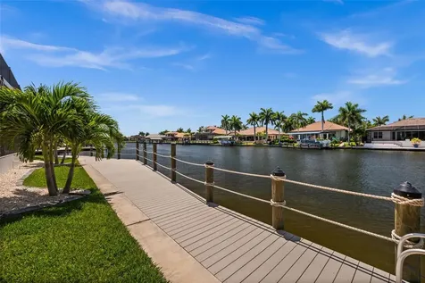 5201 Skylark Court Cape Coral FL 33904