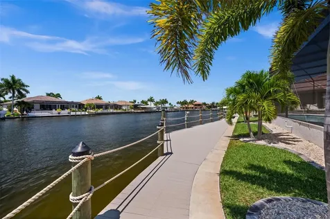 5201 Skylark Court Cape Coral FL 33904