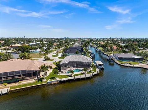 5201 Skylark Court Cape Coral FL 33904