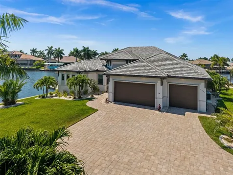 5201 Skylark Court Cape Coral FL 33904