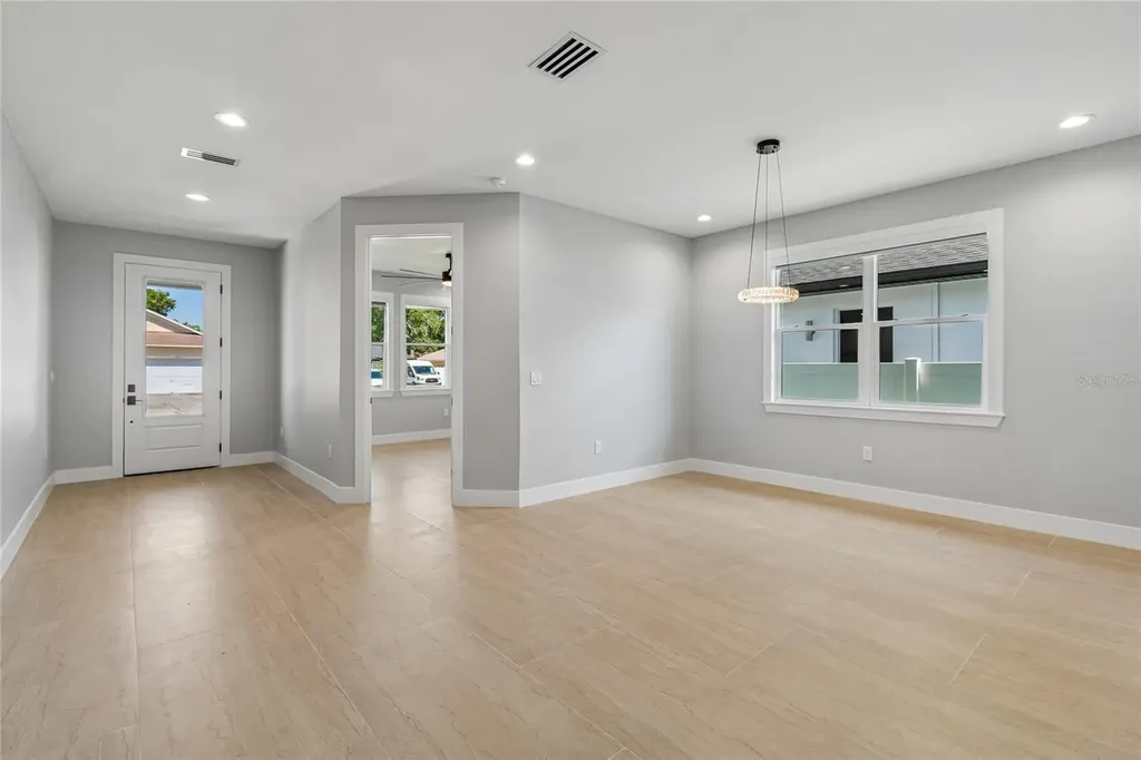 7006 Thatcher Avenue Tampa FL 33614
