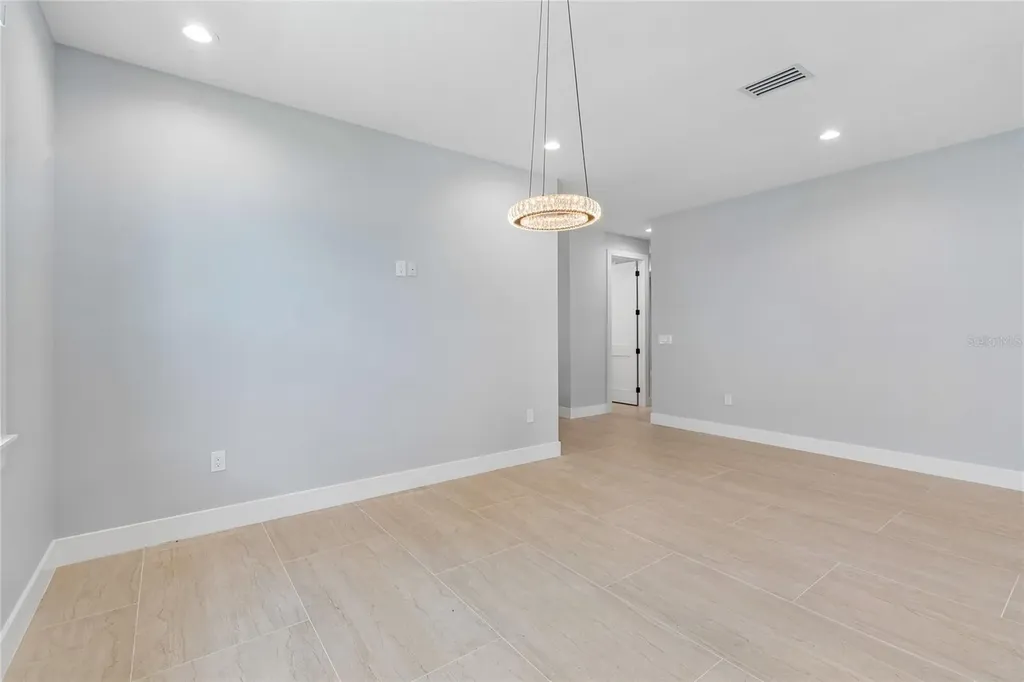 7006 Thatcher Avenue Tampa FL 33614