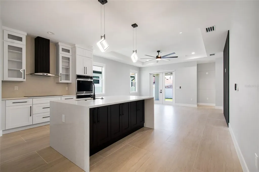 7006 Thatcher Avenue Tampa FL 33614
