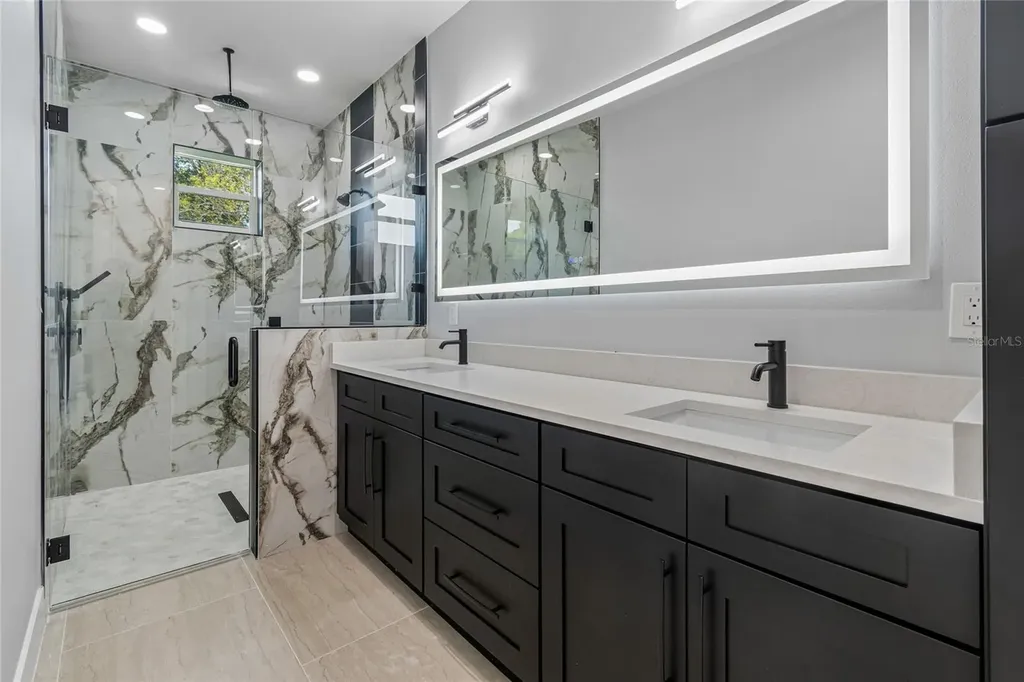 7006 Thatcher Avenue Tampa FL 33614