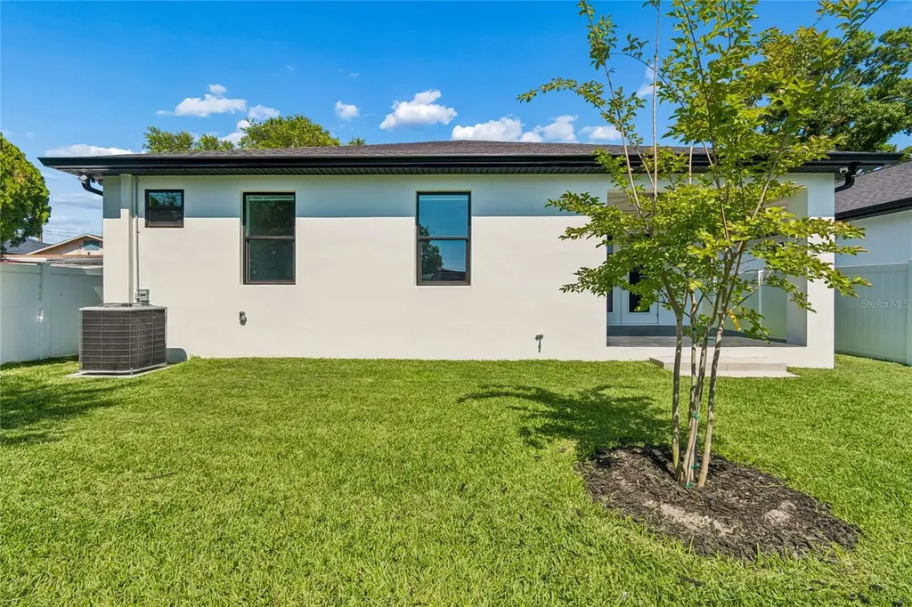 7006 Thatcher Avenue Tampa FL 33614