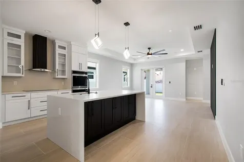 7006 Thatcher Avenue Tampa FL 33614
