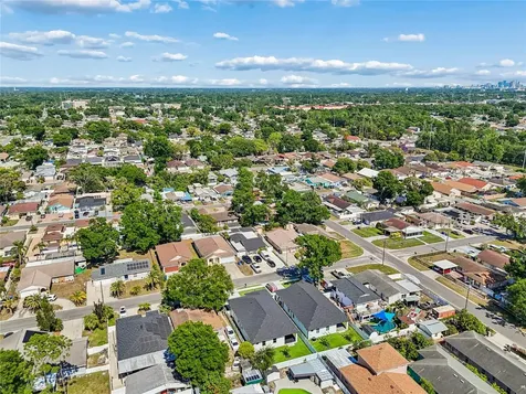 7006 Thatcher Avenue Tampa FL 33614