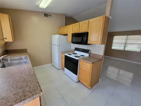 21 Louisiana Avenue St Cloud FL 34769