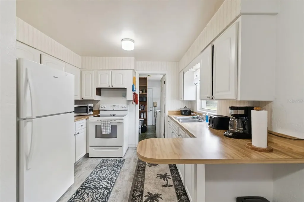 1152 Pineview Drive Daytona Beach FL 32117
