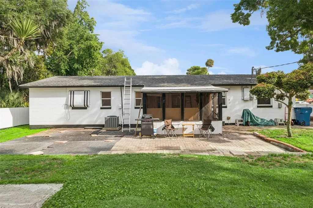 1152 Pineview Drive Daytona Beach FL 32117
