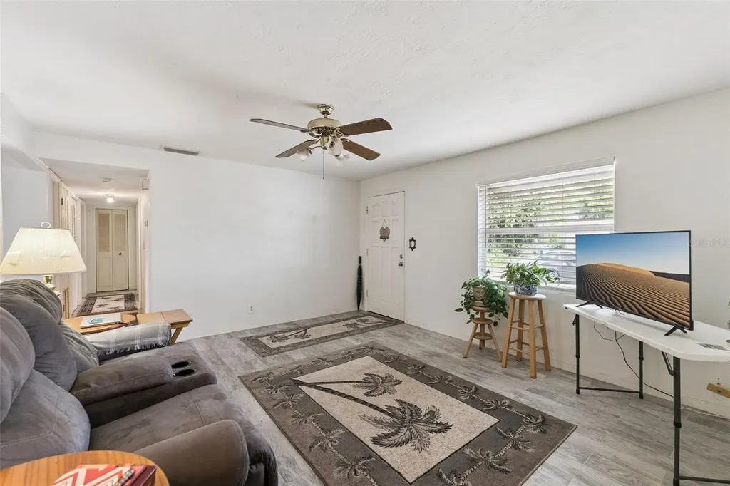 1152 Pineview Drive Daytona Beach FL 32117