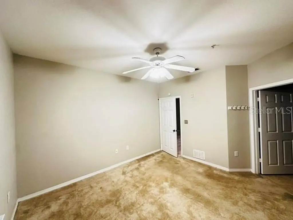 10106 Courtney Oaks Circle Tampa FL 33619
