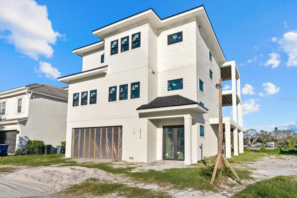 6907 Bochi Circle Sarasota FL 34242
