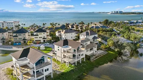 6907 Bochi Circle Sarasota FL 34242