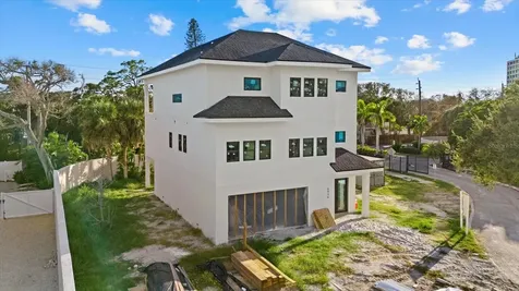 6907 Bochi Circle Sarasota FL 34242