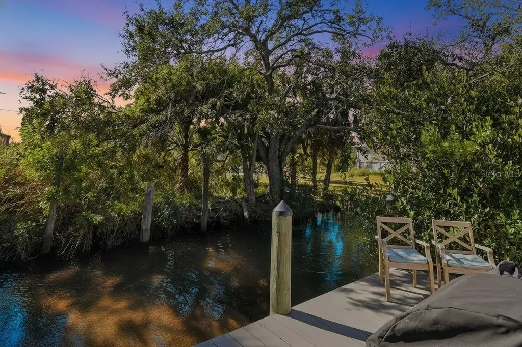 27 Michiana Drive Terra Ceia FL 34250