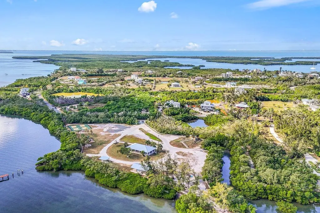 27 Michiana Drive Terra Ceia FL 34250