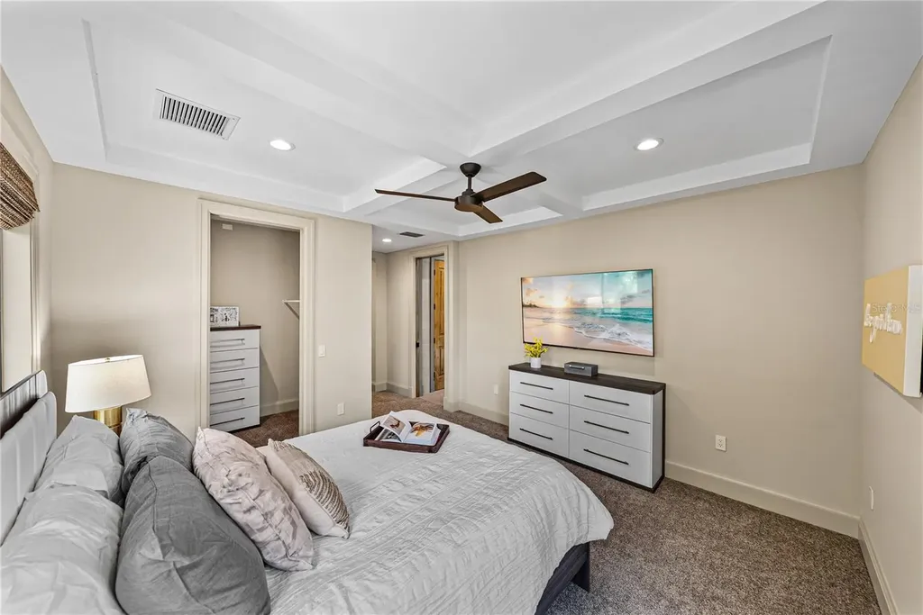2903 W Hawthorne Road Tampa FL 33611