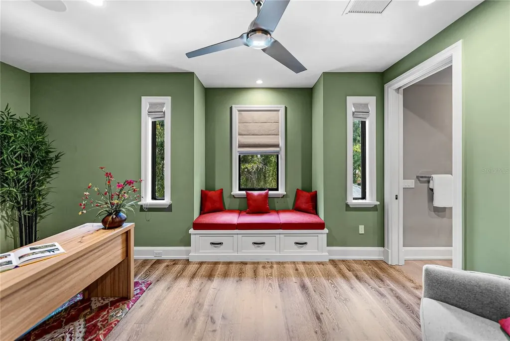 2903 W Hawthorne Road Tampa FL 33611