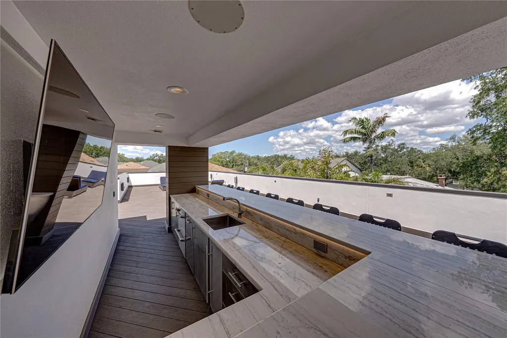 2903 W Hawthorne Road Tampa FL 33611