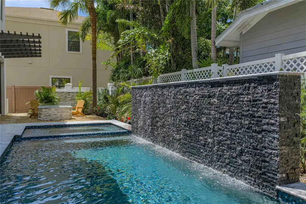 2903 W Hawthorne Road Tampa FL 33611