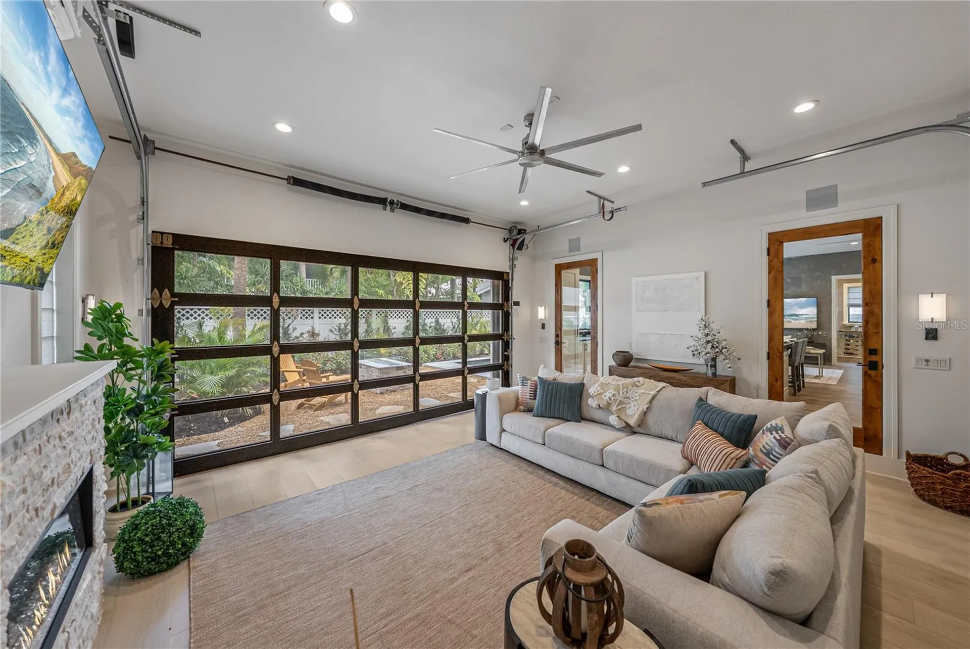 2903 W Hawthorne Road Tampa FL 33611