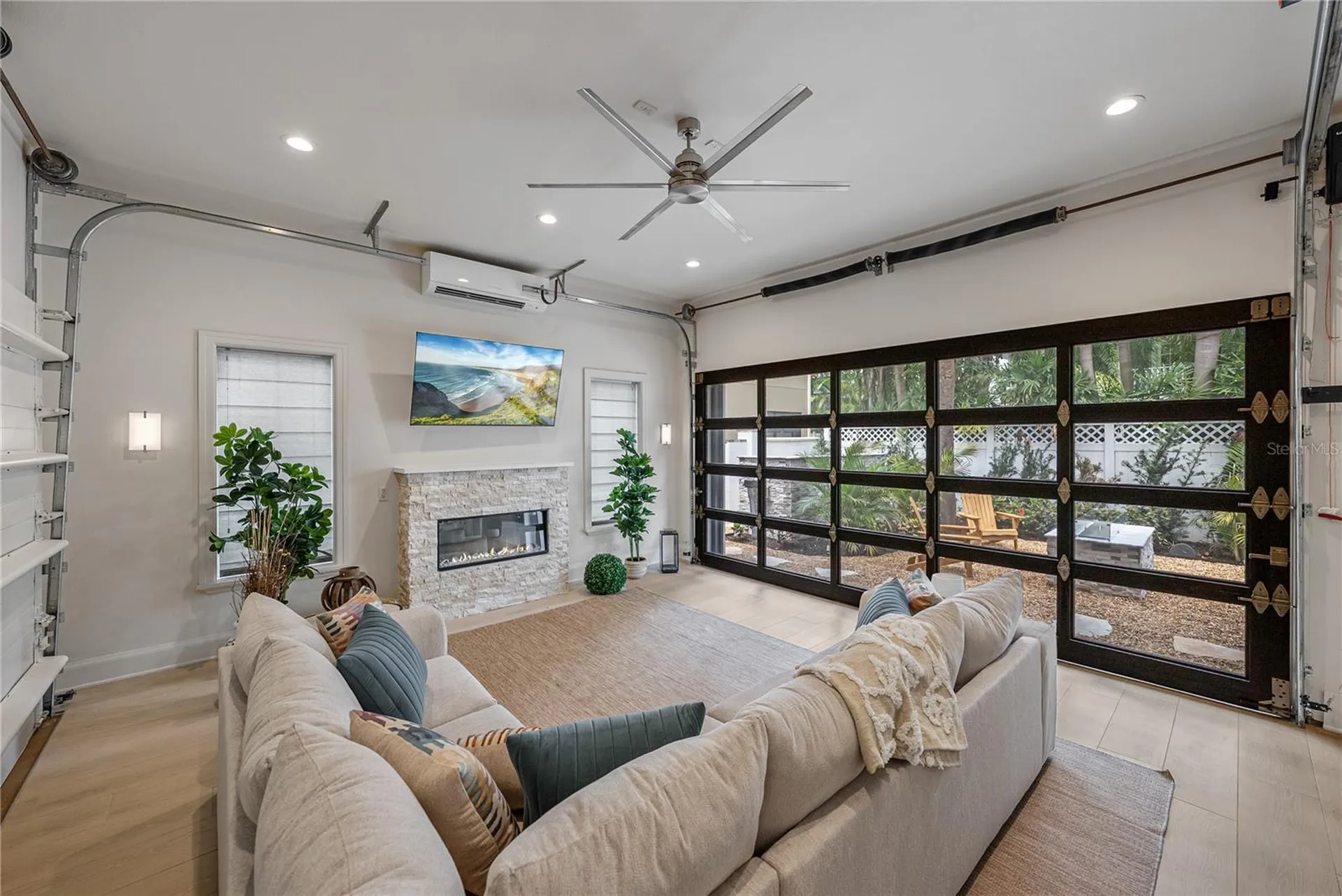 2903 W Hawthorne Road Tampa FL 33611