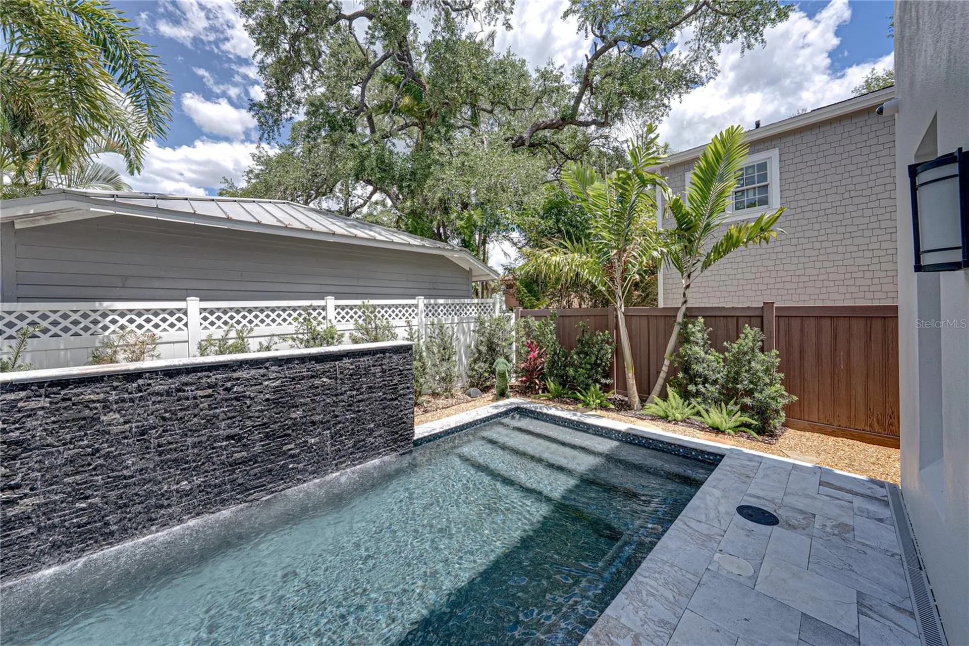 2903 W Hawthorne Road Tampa FL 33611