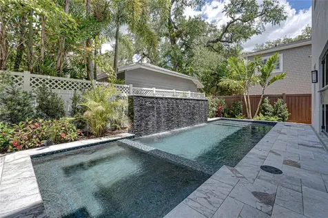 2903 W Hawthorne Road Tampa FL 33611