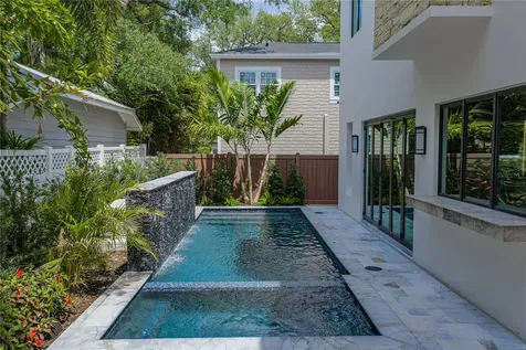 2903 W Hawthorne Road Tampa FL 33611