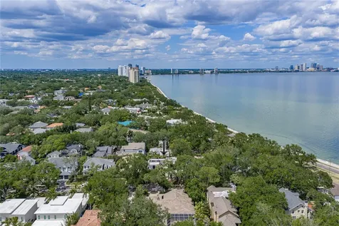 2903 W Hawthorne Road Tampa FL 33611