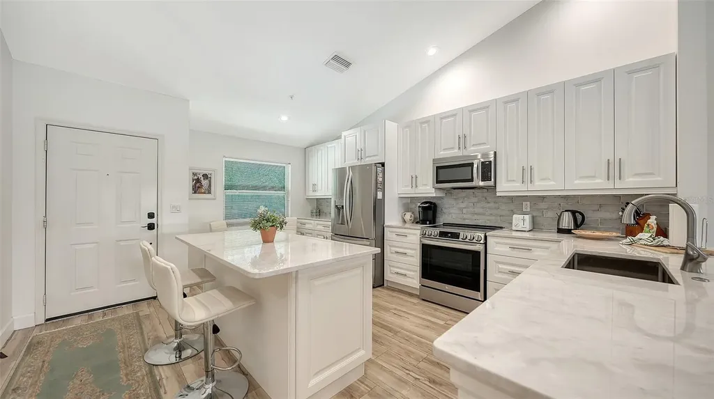 8735 Olde Hickory Avenue Sarasota FL 34238