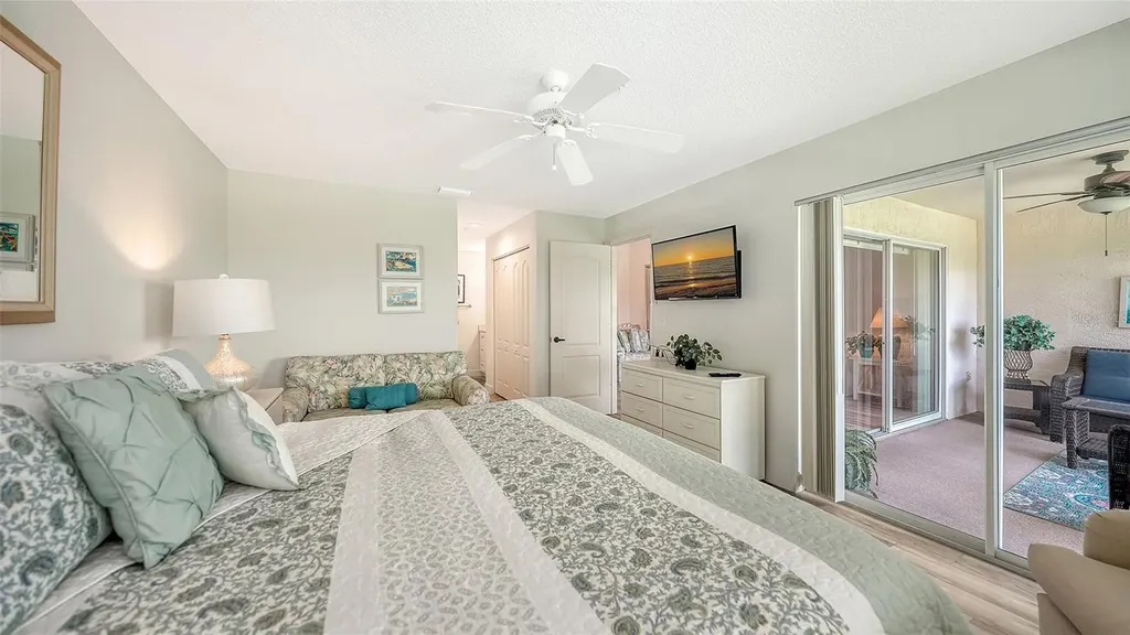 8735 Olde Hickory Avenue Sarasota FL 34238