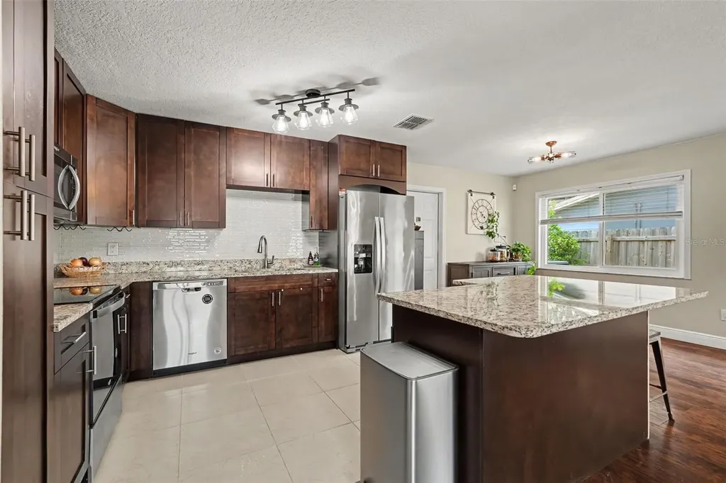 2209 Sherbrook Drive Valrico FL 33594