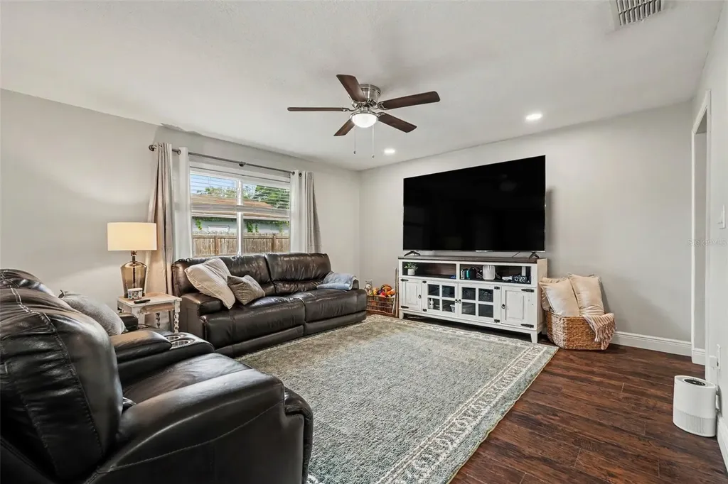 2209 Sherbrook Drive Valrico FL 33594