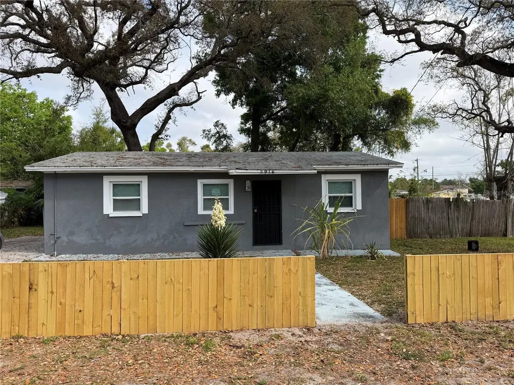3916 E Genesee Street Tampa FL 33610