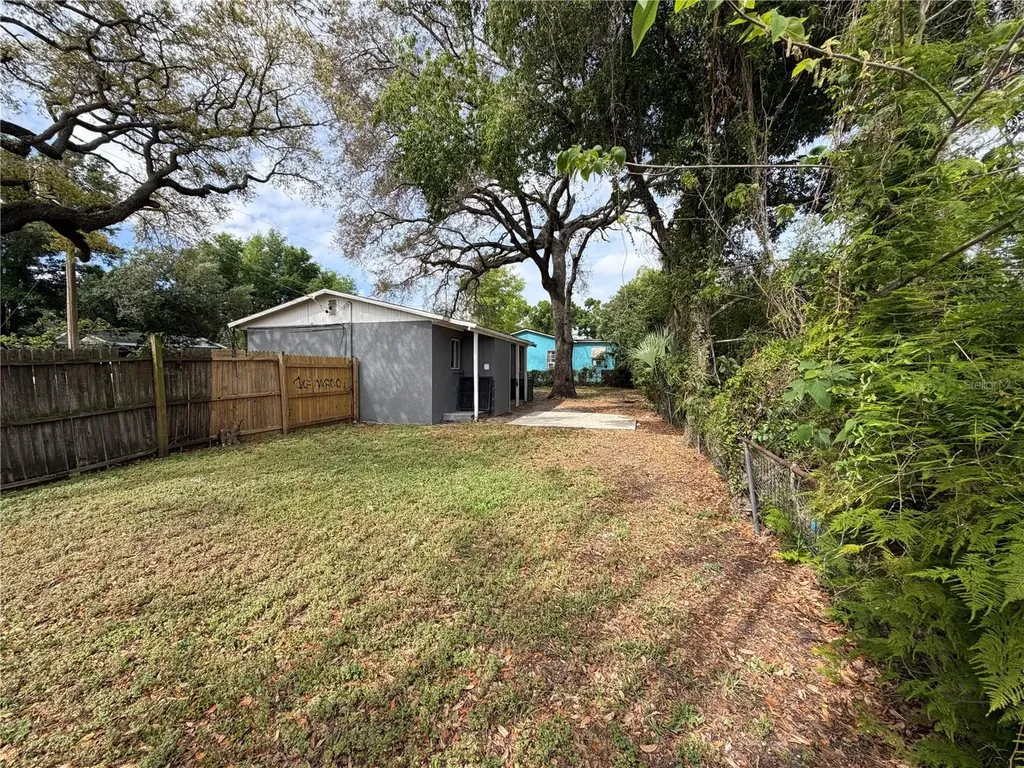 3916 E Genesee Street Tampa FL 33610