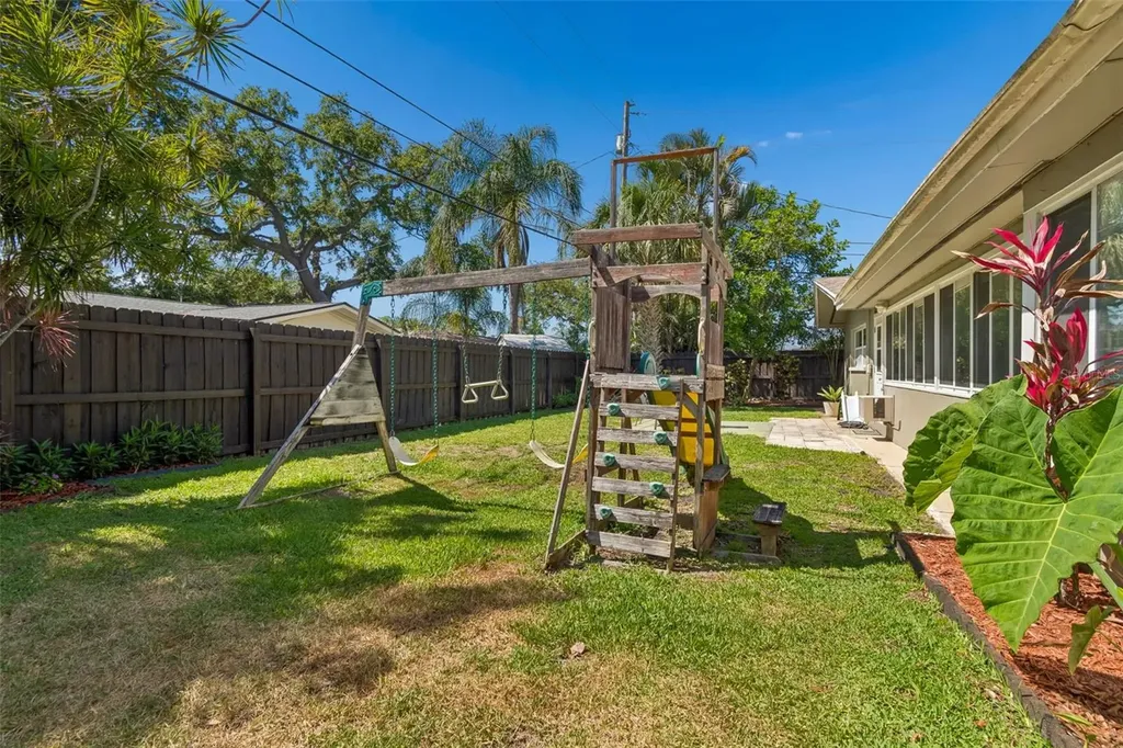 546 Gershwin Drive Largo FL 33771