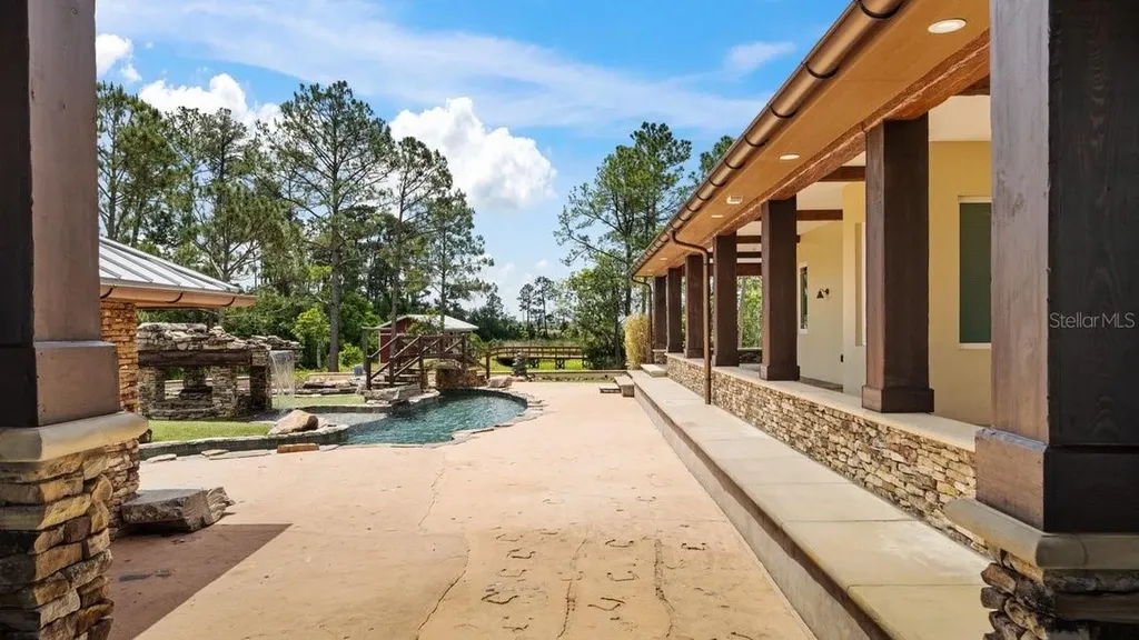 4290 Pioneer Trail New Smyrna Beach FL 32168