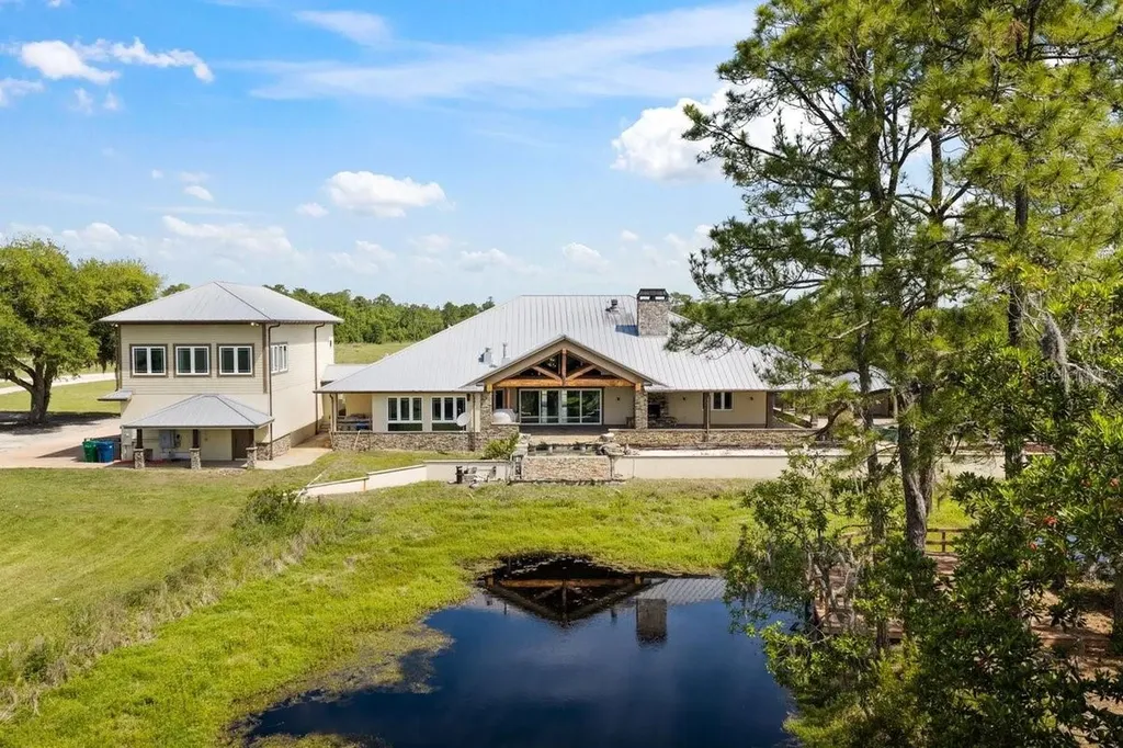 4290 Pioneer Trail New Smyrna Beach FL 32168