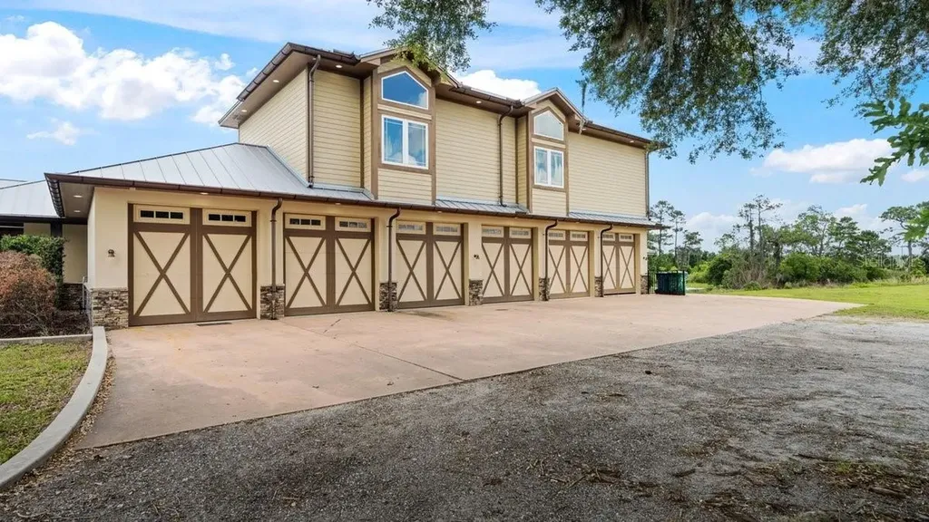 4290 Pioneer Trail New Smyrna Beach FL 32168